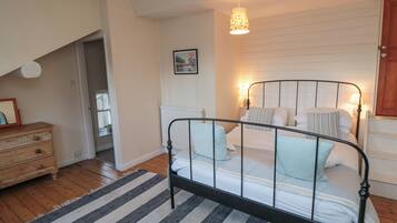 3 bedrooms, individually decorated, individually furnished, free WiFi