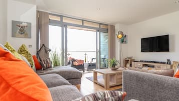 平房 | 客廳 | 電視