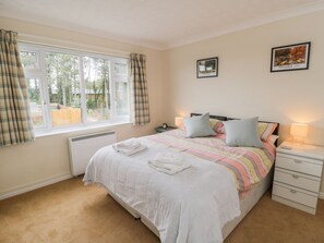 Cottage | 2 bedrooms, individually decorated, individually furnished, free WiFi - Sea-u-soon (Saltburn-by-the-Sea)