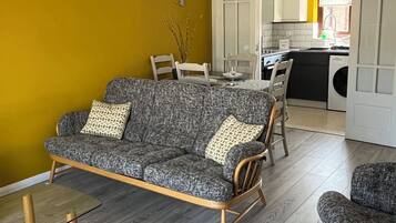 Cottage | Living area
