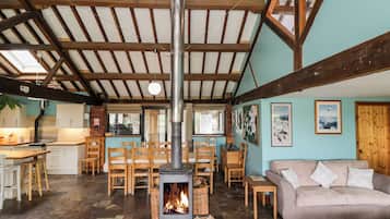 Cottage | Dining