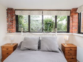Cottage | 6 bedrooms, individually decorated, individually furnished, free WiFi