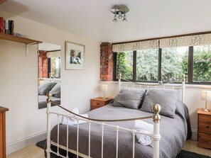 Cottage | 6 bedrooms, individually decorated, individually furnished, free WiFi