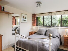 Cottage | 6 bedrooms, individually decorated, individually furnished, free WiFi