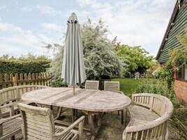 Cottage | Outdoor dining