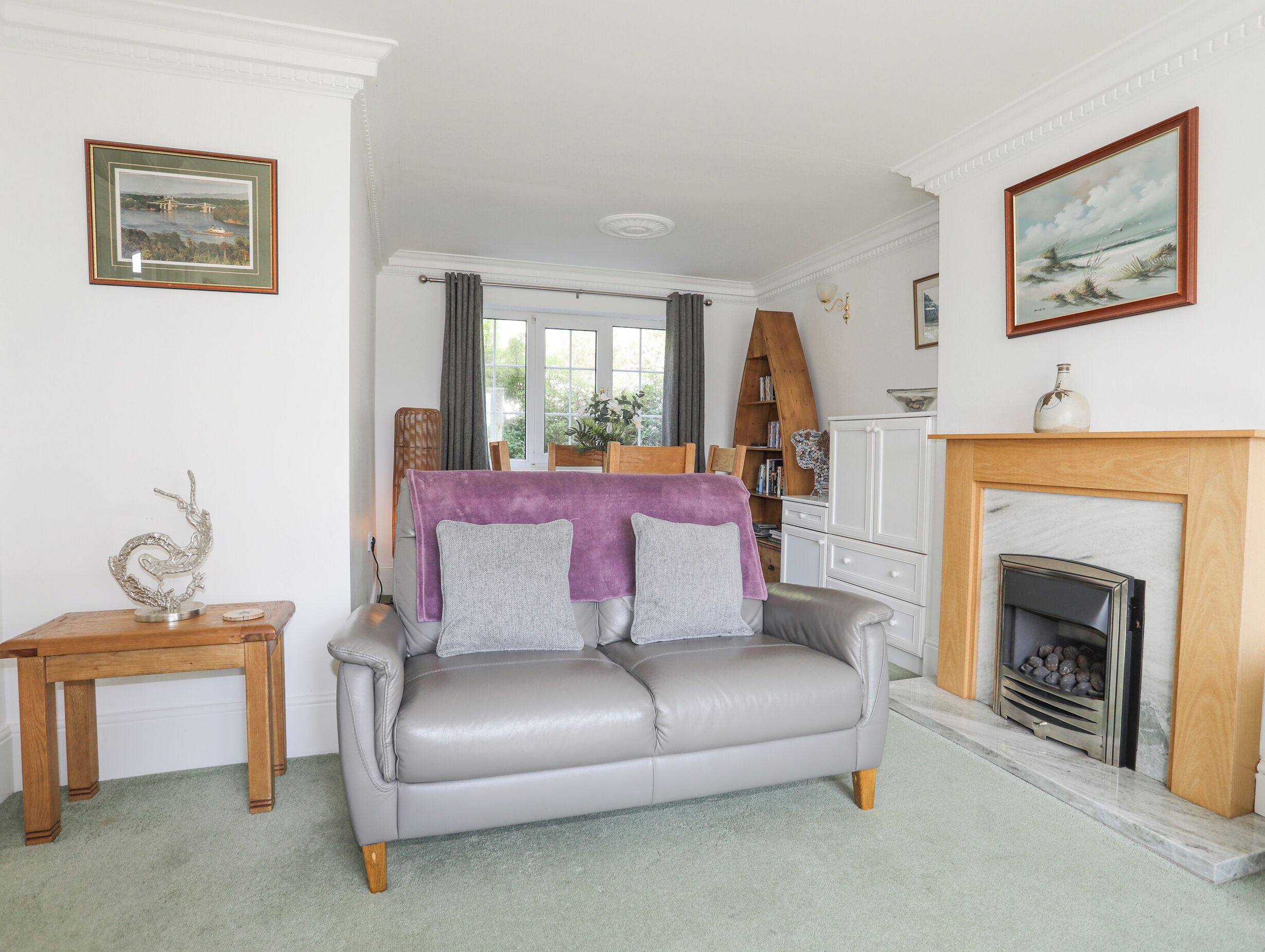 Cottage | Living area | Video game console