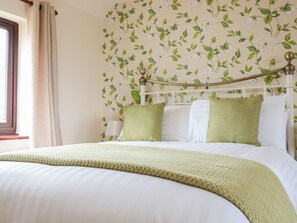 Cottage | 2 bedrooms, individually decorated, individually furnished, free WiFi - Berrys Place Farm Cottage (Gloucester)