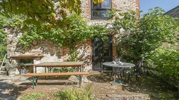 Cottage | Interior