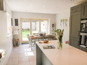 Cottage | Interior - East View (Cheltenham)