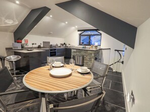 Cottage | Private kitchen | Fridge, microwave, stovetop, dishwasher - The Boat House at Louper Weir (Windermere)