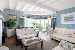 Cottage | Interior - Blue Bay Beach House (Newquay)