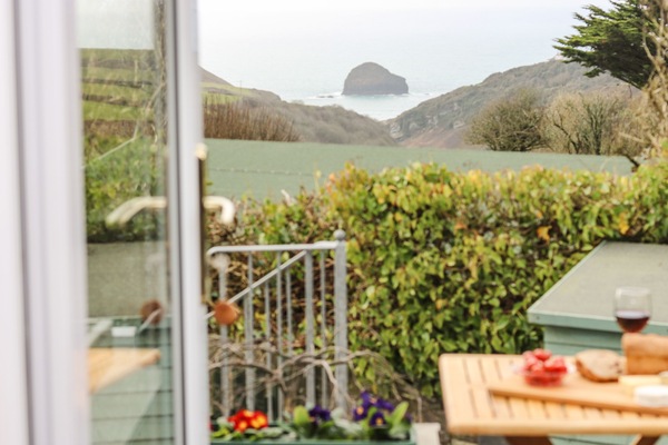 Cottage | Balcony