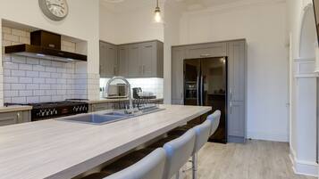 Cottage | Interior