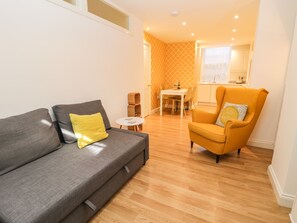 Cottage | Interior - West Cliff Apartment (Whitby)