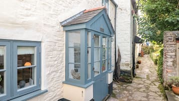 Cottage | Interior
