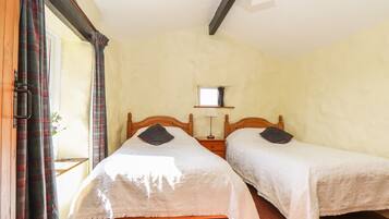 2 bedrooms, individually decorated, individually furnished, free WiFi