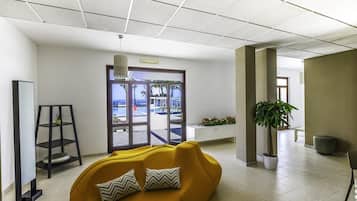 Sala de estar en el lobby