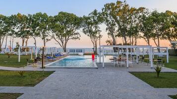 Seasonal outdoor pool