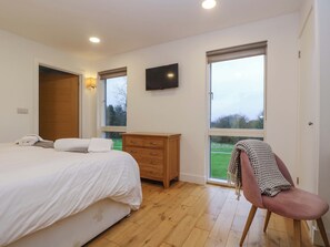 Cottage | 3 bedrooms, individually decorated, individually furnished, free WiFi - Oak (Truro)