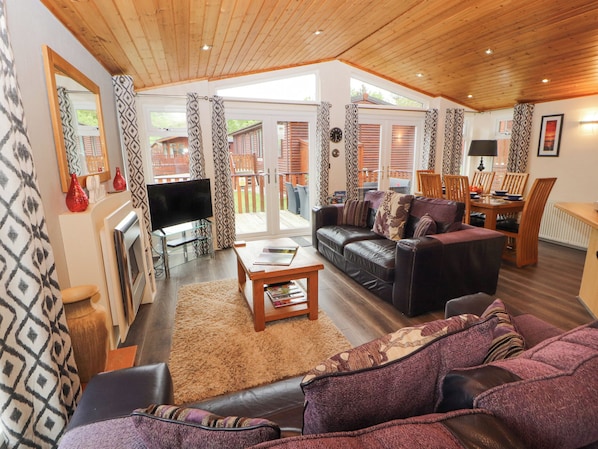Cottage | Living area - Fell View Lodge (Windermere)