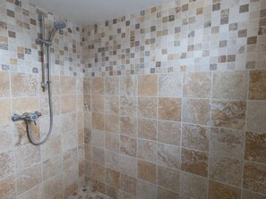 Cottage | Bathroom | Shower - The Lookout -the House With A View (Weymouth)