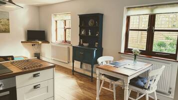 Casa de campo | Cocina privada | Refrigerador, microondas, parrilla de estufa y lavavajillas