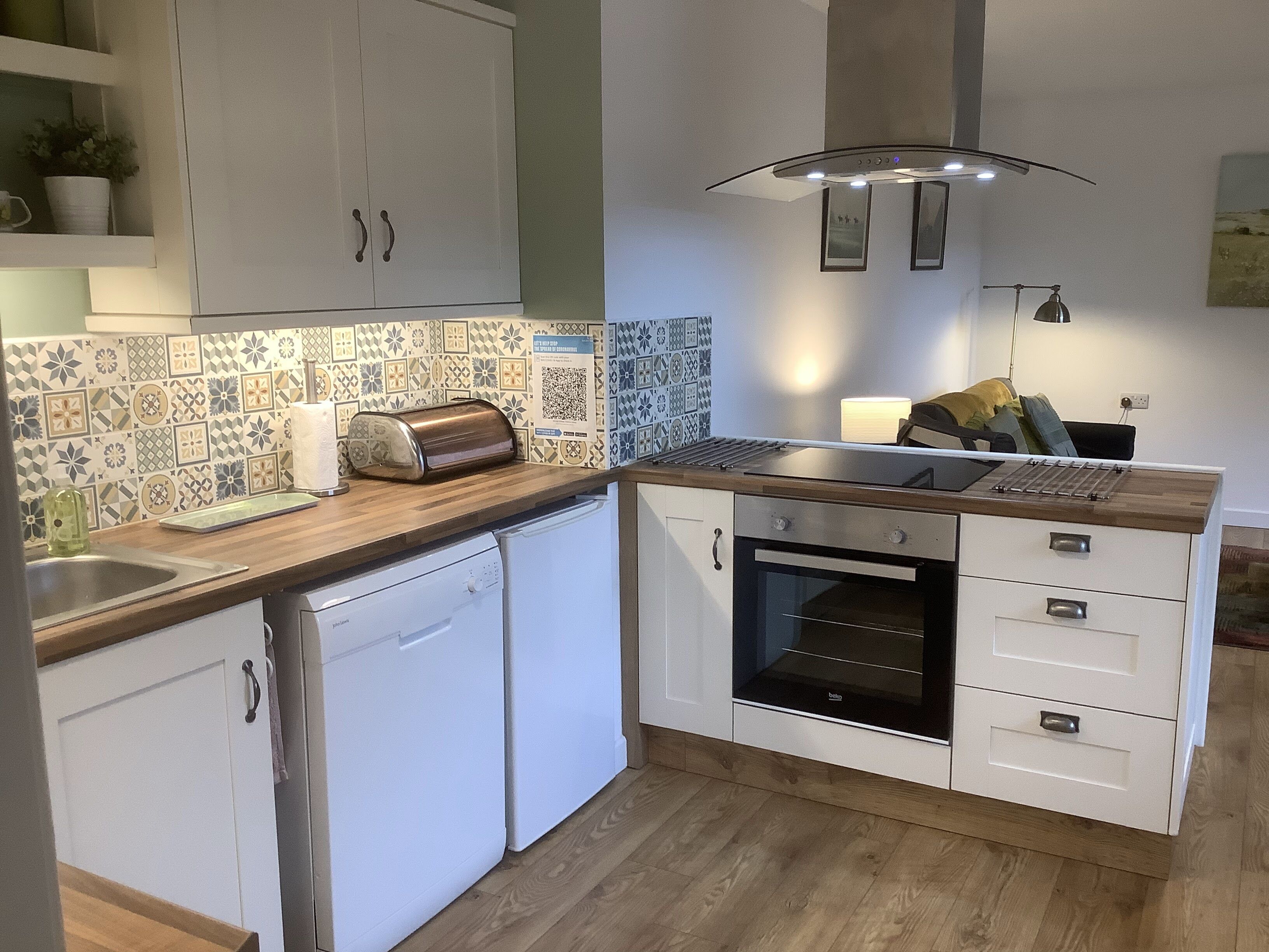 Cottage | Bếp riêng | Tủ lạnh, lò vi sóng, bếp nấu, máy rửa bát 