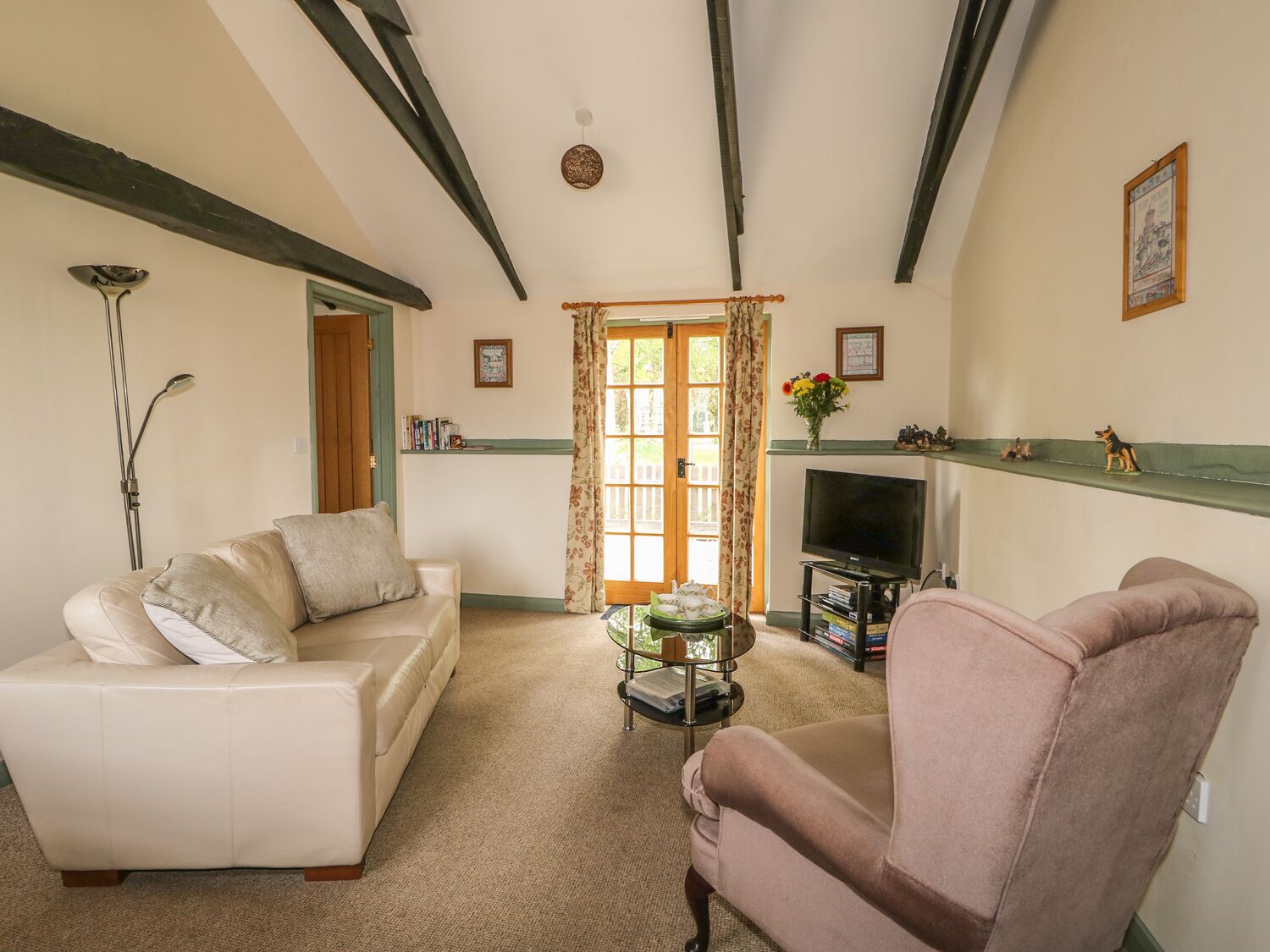 Cottage | Living room | TV