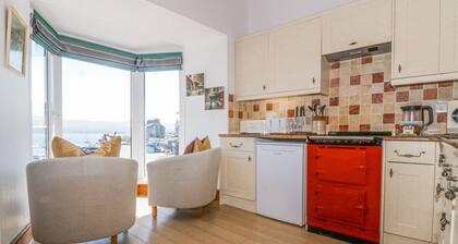 Bay View Apartment