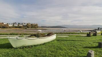 Cottage | Property grounds