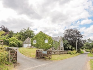 Cottage | Property grounds