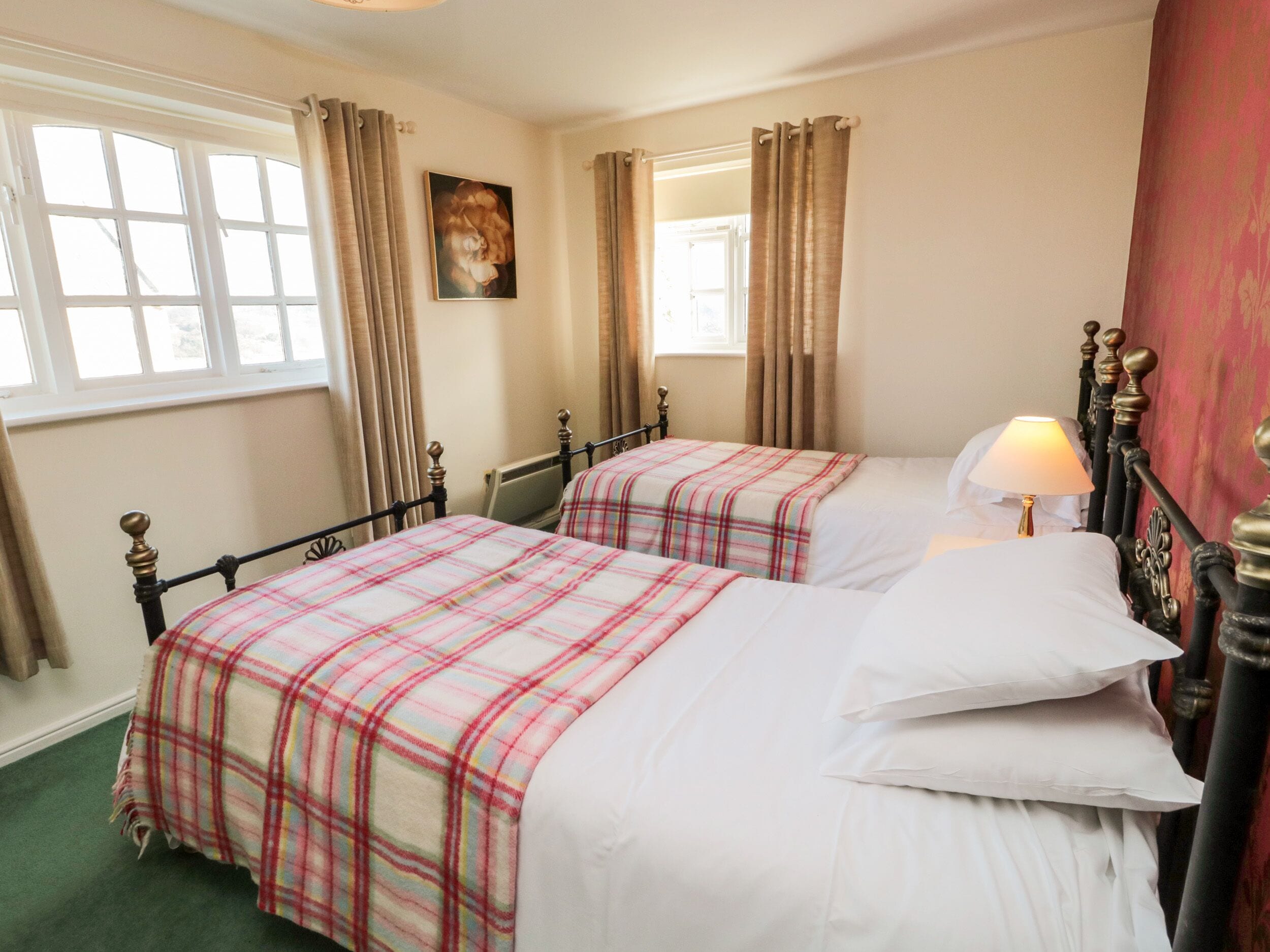 Cottage | 3 bedrooms, individually decorated, individually furnished, free WiFi