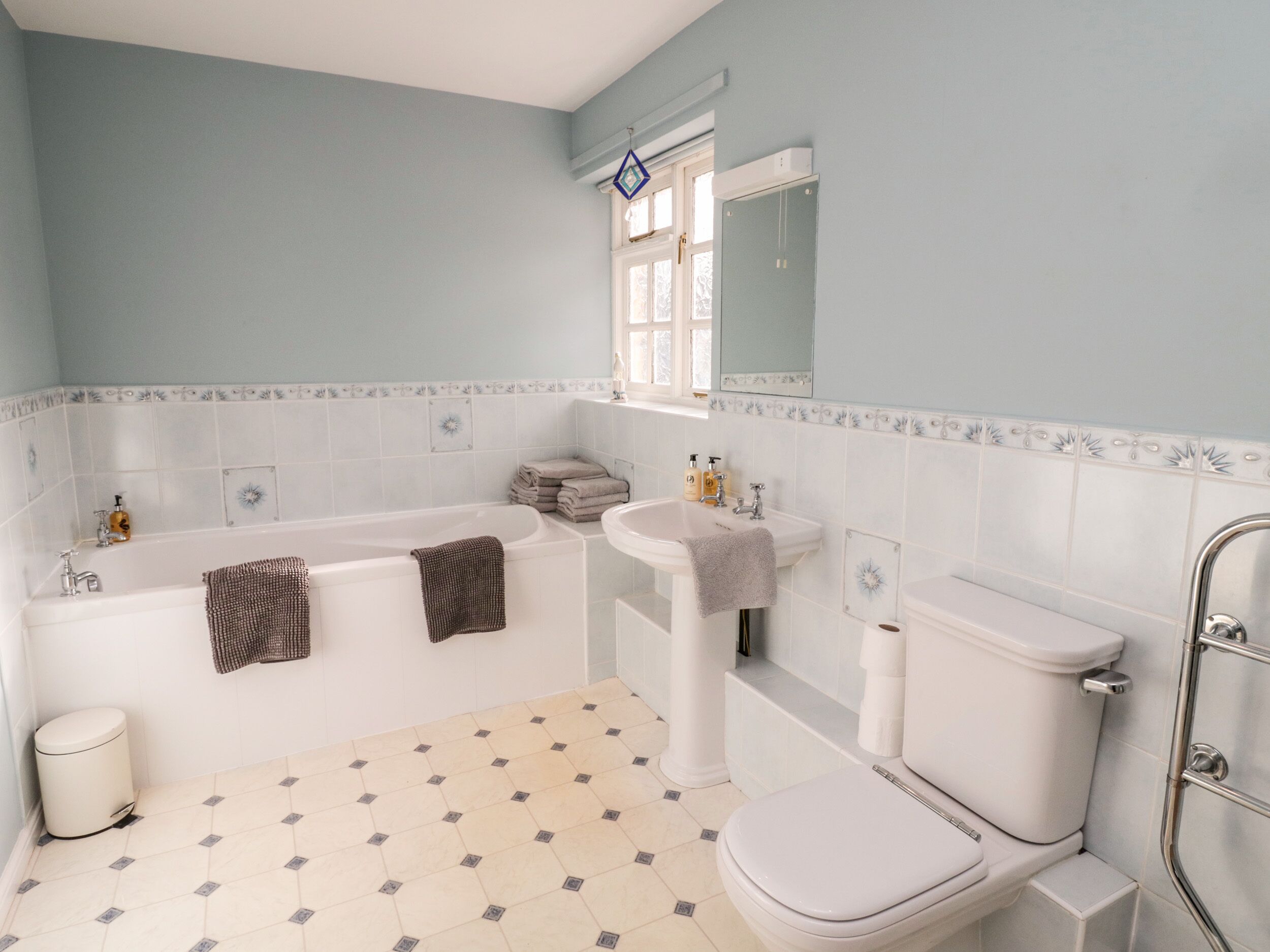 Cottage | Bathroom | Shower