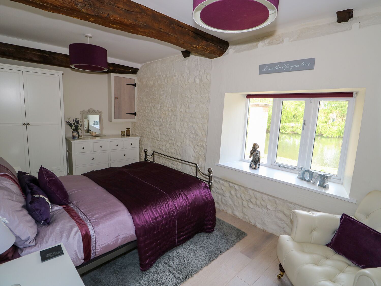 3 bedrooms, individually decorated, individually furnished, free WiFi