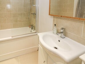 Interior - Flat 2 Galloway House (Kendal)