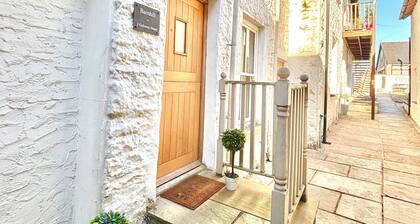 Flat 2 Galloway House