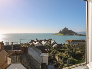 Cottage | Interior - Ocean View (Marazion)