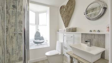 Cottage | Kamar mandi | Shower dan pengering rambut