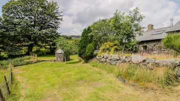 Cottage | Property grounds