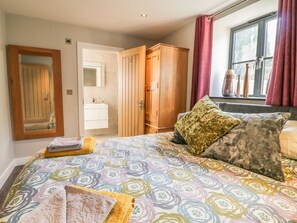 2 bedrooms, individually decorated, individually furnished, free WiFi - The Coach House (St. Columb Major)