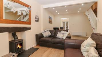 Cottage | Living area