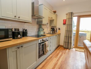 Casa de campo | Cozinha privada | Geladeira, micro-ondas, talheres/pratos/utensílios de cozinha