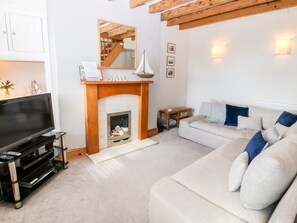 Cottage | Living area | TV - Awel Y Mor (Pwllheli)