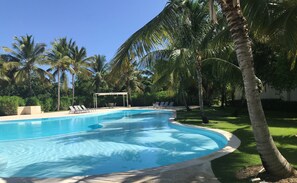 Outdoor pool - Relax in luxury apartment, private beach & pool (Punta Cana)
