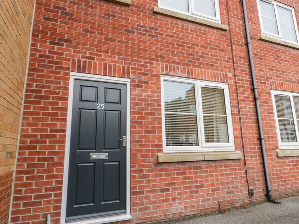 Exterior - Valiant House (Scarborough)