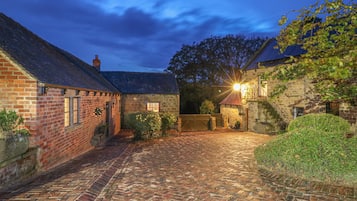 Cottage | Interior