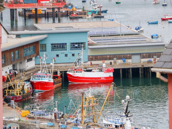 المنشأة من الداخل