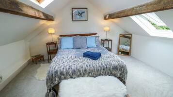 3 quartos, individualmente decorados, individualmente mobiliados