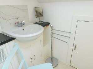 Shower - Ael Y Bryn (Menai Bridge)