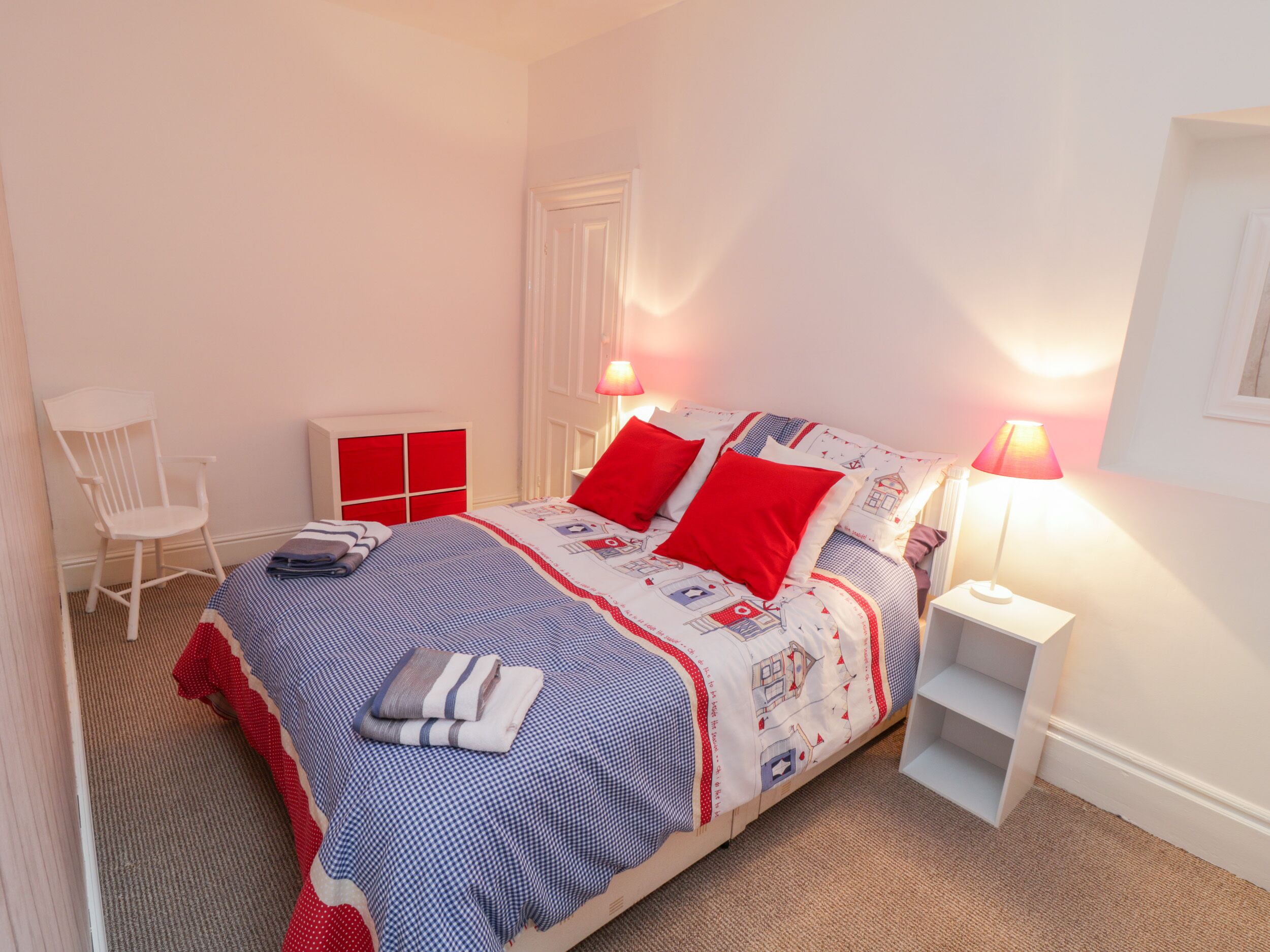 Casa de campo | 2 dormitorios, decoración individual, mobiliario individual